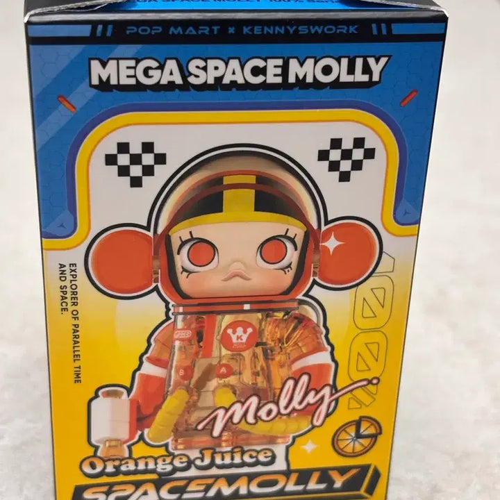 [BUNJANG] POP MART Mega Space Molly Series 4 Angel (Secret) - Sealed / [팝마트] 미개봉 메가스페이스몰리 시리즈4 엔젤(시크릿)