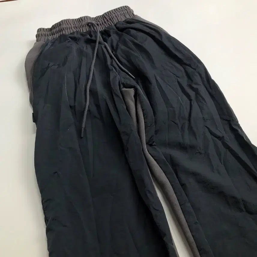 [BUNJANG] PLAYIAN Track Pants / PLAYIAN 트랙 팬츠