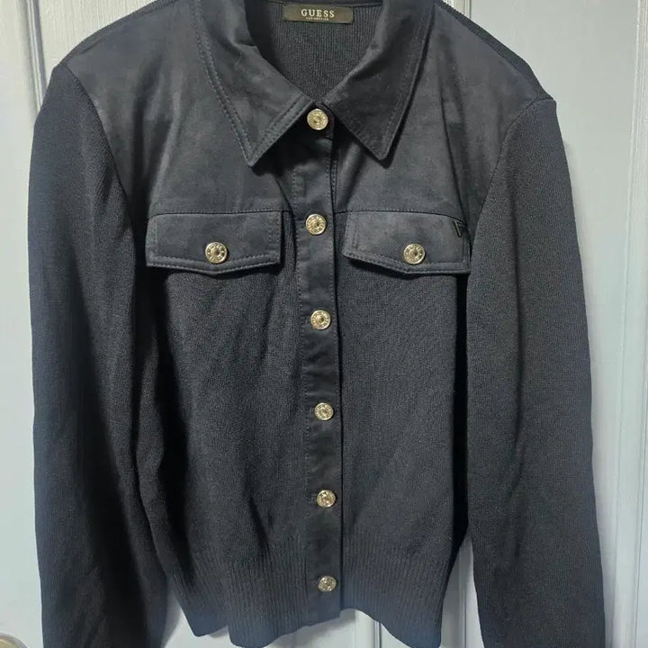 [BUNJANG] Guess Navy Suede Combination Cardigan / 게스 네이비 스웨이드 배색 가디건 25년신상