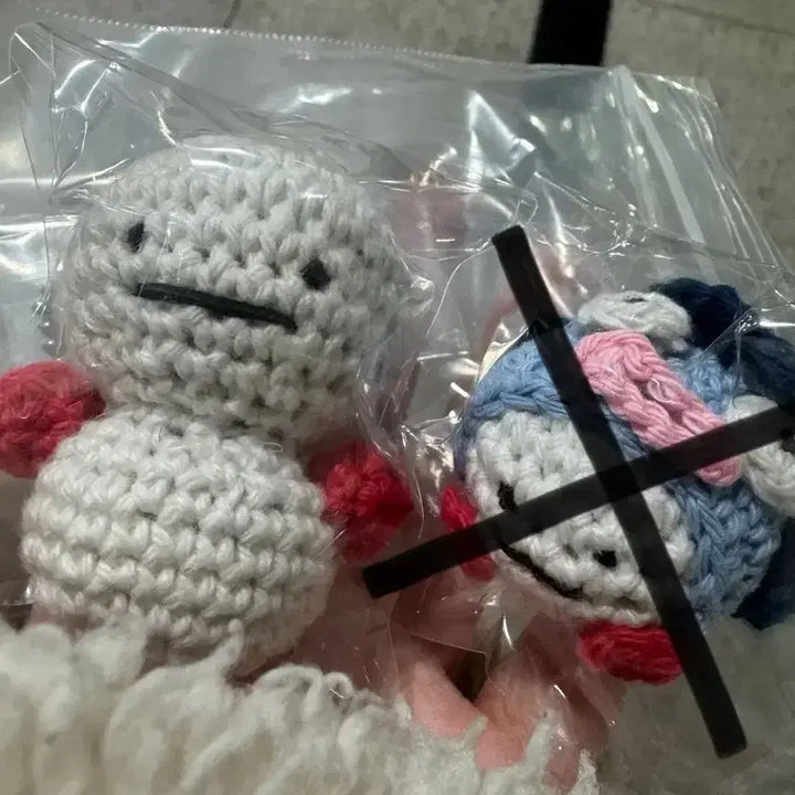 [BUNJANG] Hand-Knitted Doll Keychain / 운아기 뜨개인형 키링 판매합니다 쁘넥도