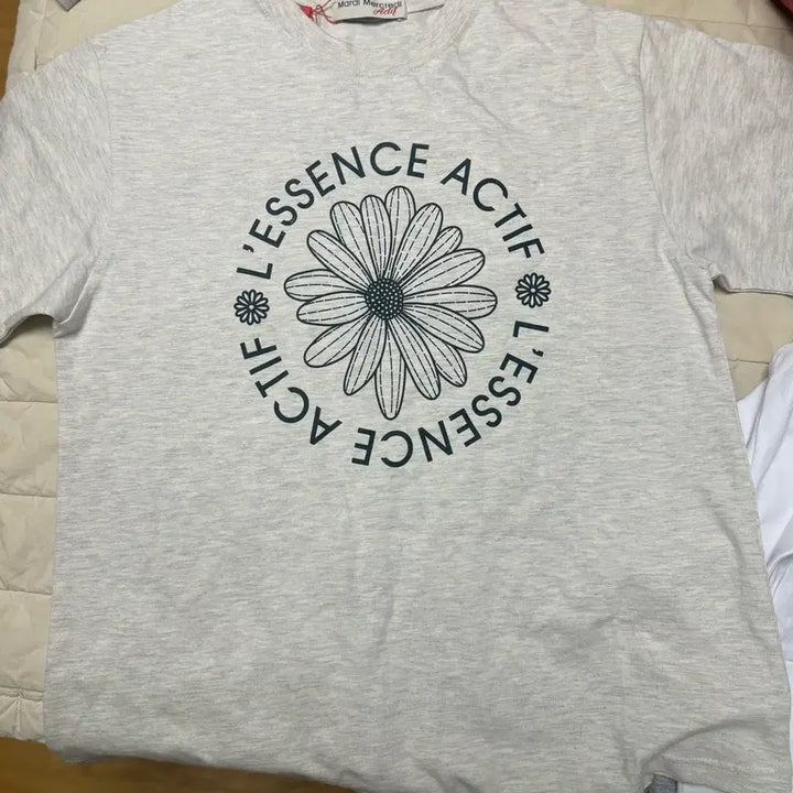 [BUNJANG] Mardi Mercredi Active T-Shirt Oatmeal / 마르디 악티브 티셔츠