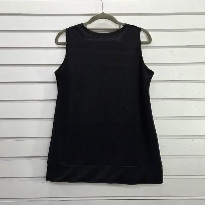 [BUNJANG] Black Sleeveless Blouse with 3D Embellishments for Layering / 블랙  입체장식  레이어드용 민소매 블라우스/보물찾기천사