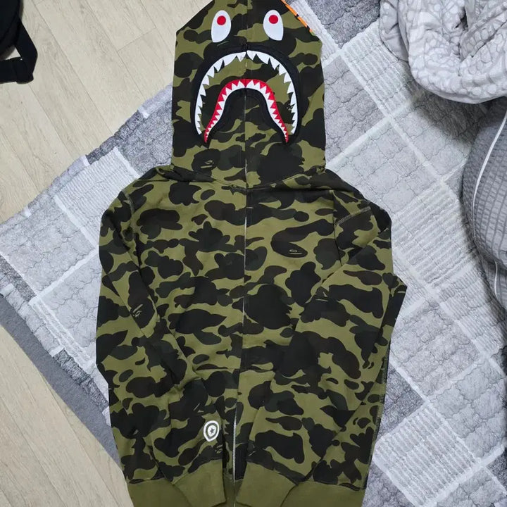 [BUNJANG] BAPE Shark Green Camo Full Zip Hoodie / 베이프 샤크 녹계 후드집업
