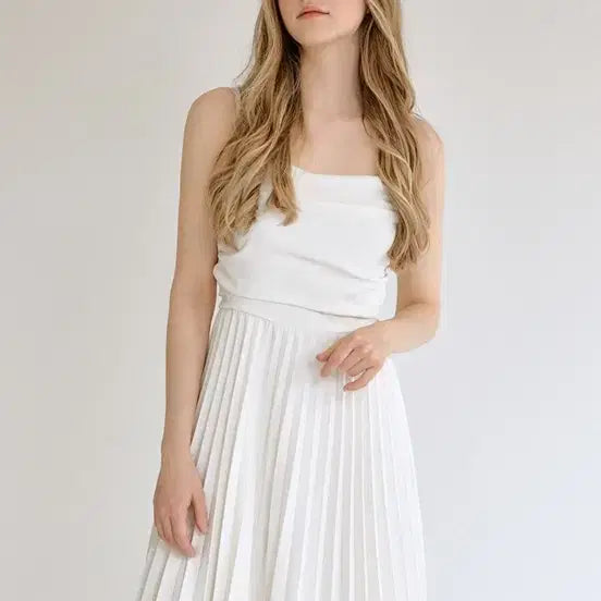 [BUNJANG] Wconcept Riel Pleats White Dress / W컨셉 리엘 플리츠 화이트 원피스 팝니다