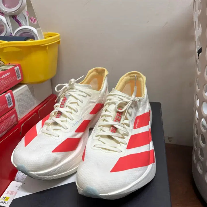 [SOLD OUT] 아디다스 아디제로 운동화 화이트/레드