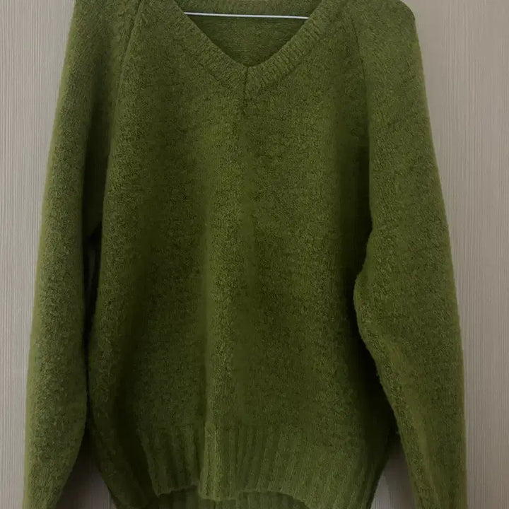 [BUNJANG] Spring Khaki Knit / 봄 카키 니트