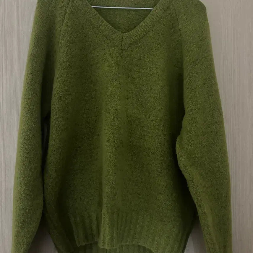 [BUNJANG] Spring Khaki Knit / 봄 카키 니트