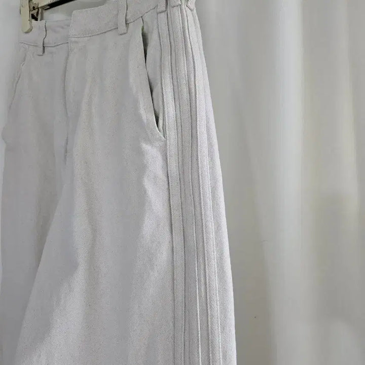 [BUNJANG] Adidas x K-Swiss Collaboration Ivory Wide Denim Pants / 아디다스 아이보리 데님 팬츠