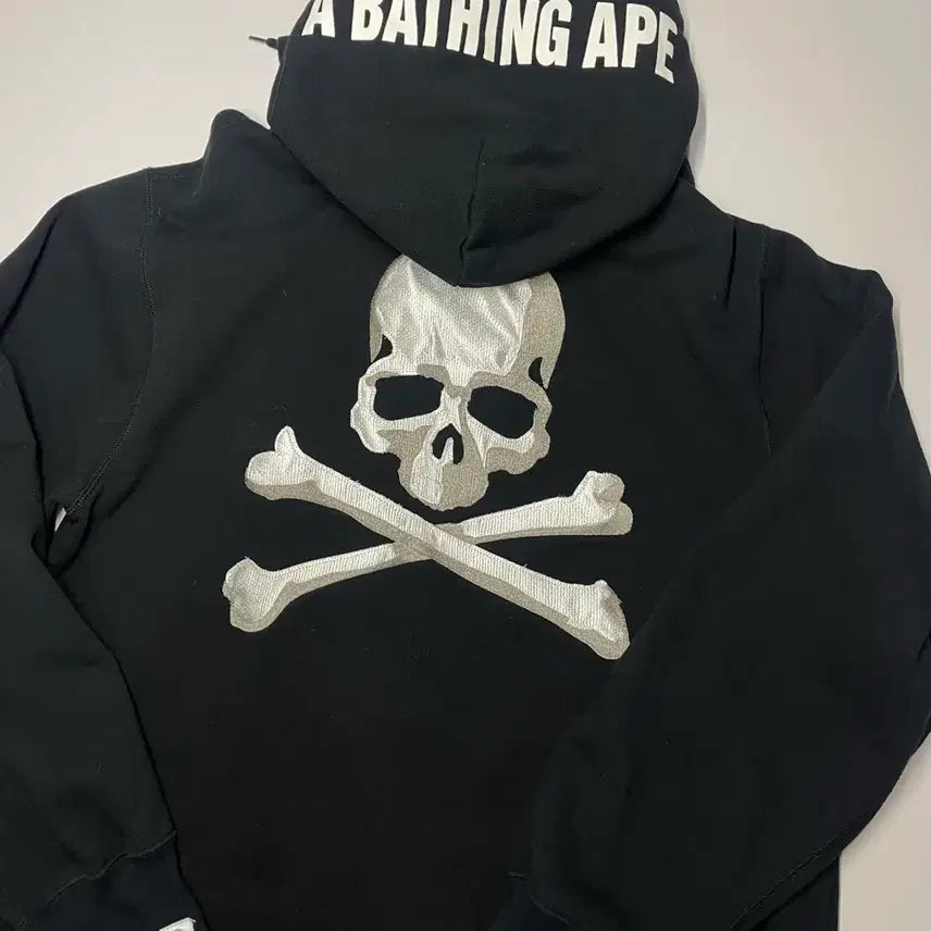 [BUNJANG] BAPE x Mastermind Japan Black Hoodie / 베이프 x 마스터마인드 블랙 후드티