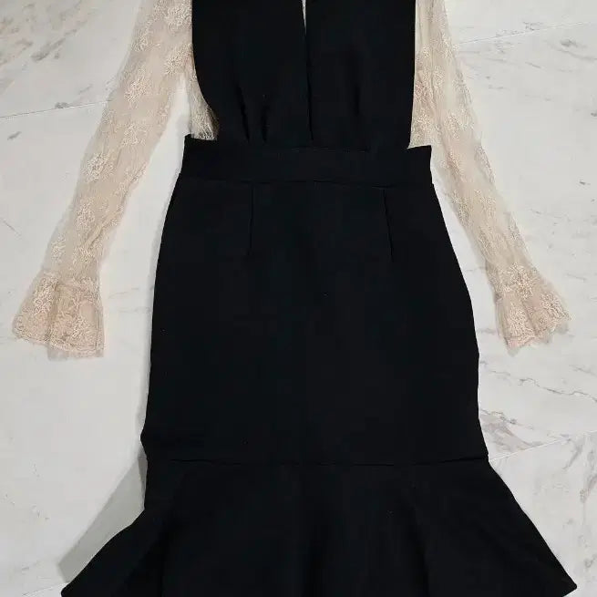 [BUNJANG] New Lace Blouse and Skirt Set / 새상품 원피스 레이스 블라우스 세트