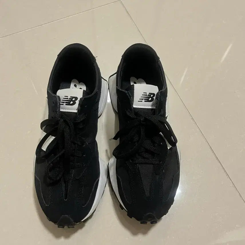 [BUNJANG] New Balance 327 Black Sneakers 230 / 뉴발란스 327 블랙 운동화 230사이즈