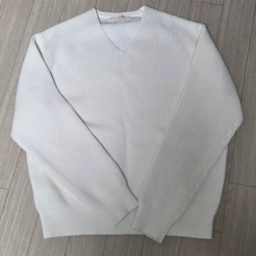 [BUNJANG] Fabrega V-Neck Knit Size 3 / 파브레가 브이넥니트 3사이즈