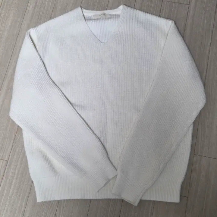 [BUNJANG] Fabrega V-Neck Knit Size 3 / 파브레가 브이넥니트 3사이즈