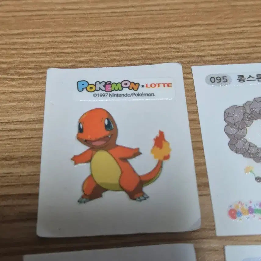 [BUNJANG] Sealed Bread Sticker Bundle Set with 2017 Limited Edition Charmander / 띠부씰 팔아요(2017 한정판 파이리 포함)