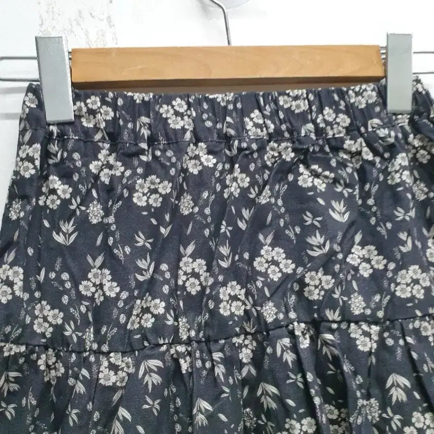 [BUNJANG] Floral Lace Detail Skirt / 꽃무늬 레이스 스커트