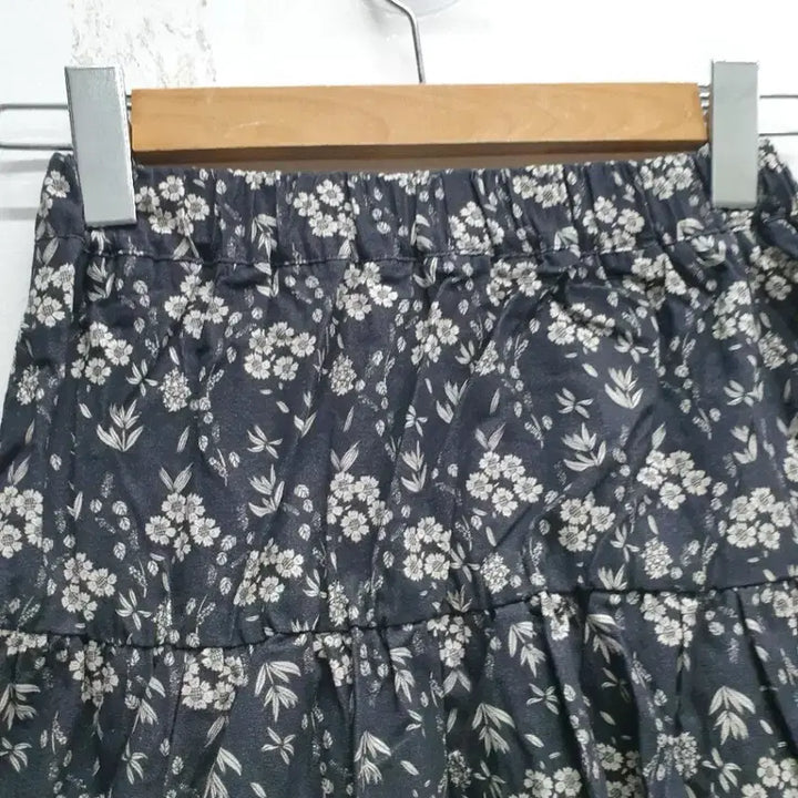 [BUNJANG] Floral Lace Detail Skirt / 꽃무늬 레이스 스커트