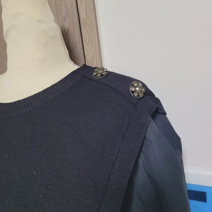 [BUNJANG] Lenibon Half-Knit Half-Shirt Puff Sleeve Blouse / 레니본 반반 니트 셔츠 블랙  퍼프소매