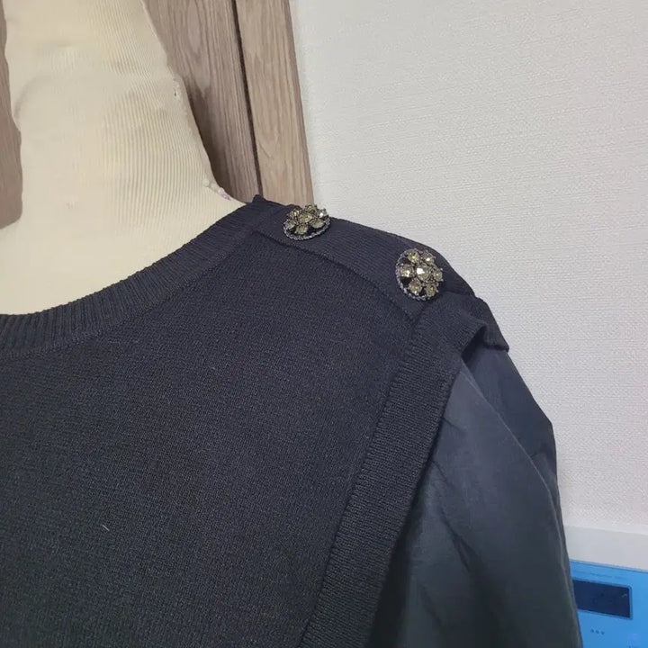 [BUNJANG] Lenibon Half-Knit Half-Shirt Puff Sleeve Blouse / 레니본 반반 니트 셔츠 블랙  퍼프소매