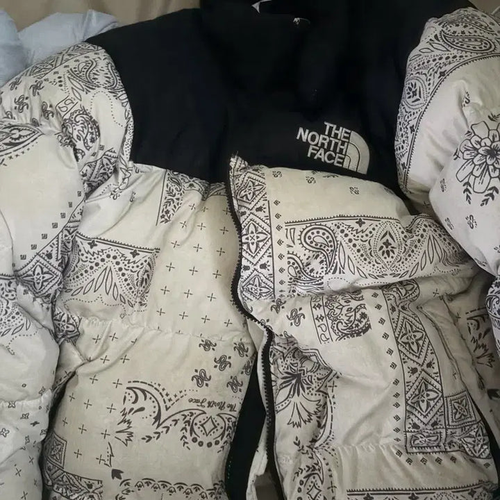 [BUNJANG] The North Face Nuptse Paisley Pattern Puffer Jacket / 노스페이스 눕시 L