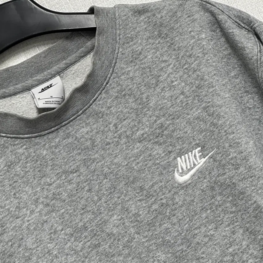 [BUNJANG] Nike Grey Mini Logo Sweatshirt Size 105 / 사이즈 105) 나이키 그레이 맨투맨