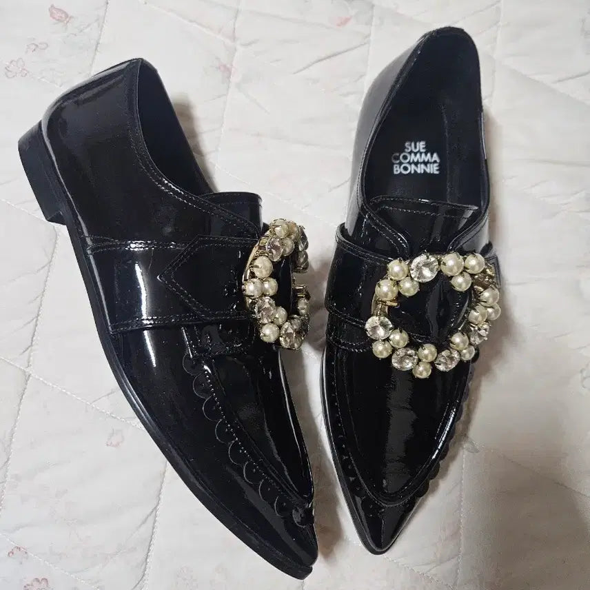 [BUNJANG] SUECOMMA BONNIE Black Enamel Cubic Embellished Heels Size 245 / 슈콤마보니 245 (375 미사용급)