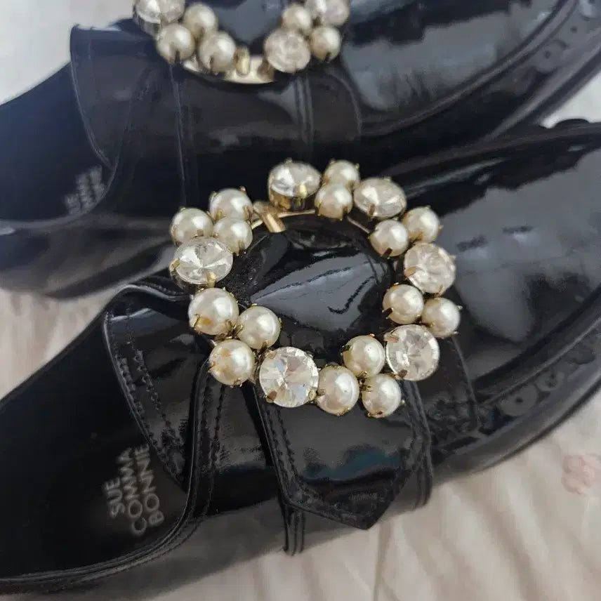 [BUNJANG] SUECOMMA BONNIE Black Enamel Cubic Embellished Heels Size 245 / 슈콤마보니 245 (375 미사용급)