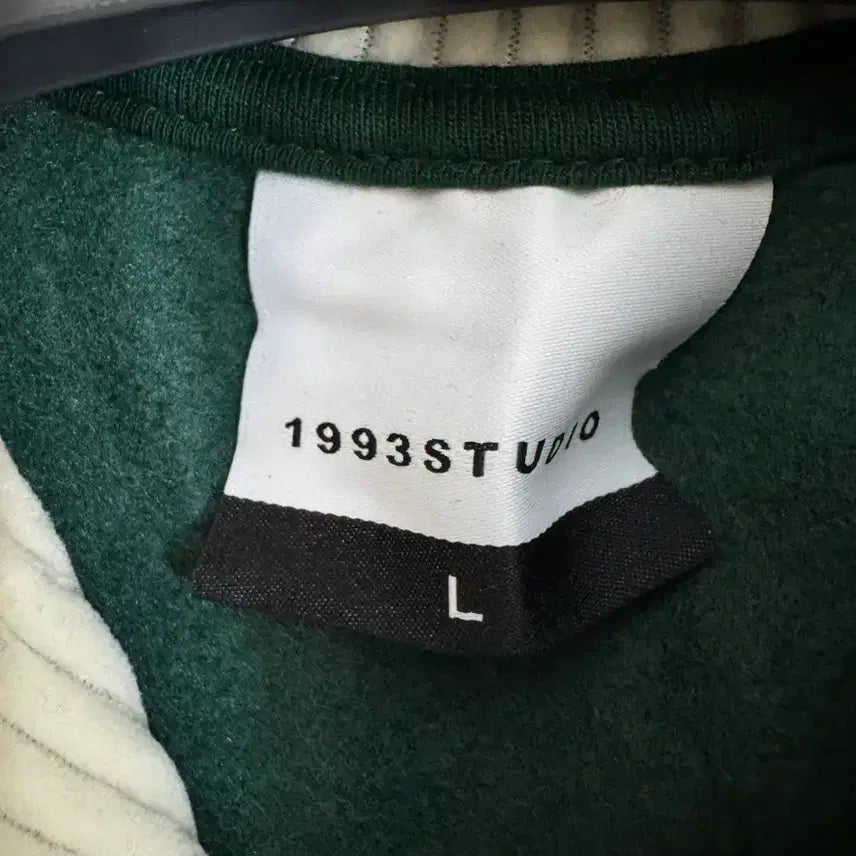 [BUNJANG] 1993 Studio Sweatshirt / L) 1993스튜디오 맨투맨