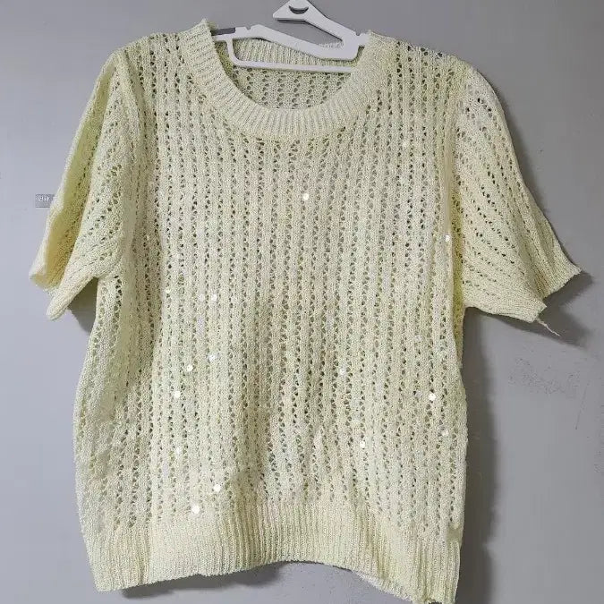 [BUNJANG] Pastel Yellow See-Through Sequin Short-Sleeve Knit / 파스텔 옐로우 시스루 스팽글 반팔 니트 새상품