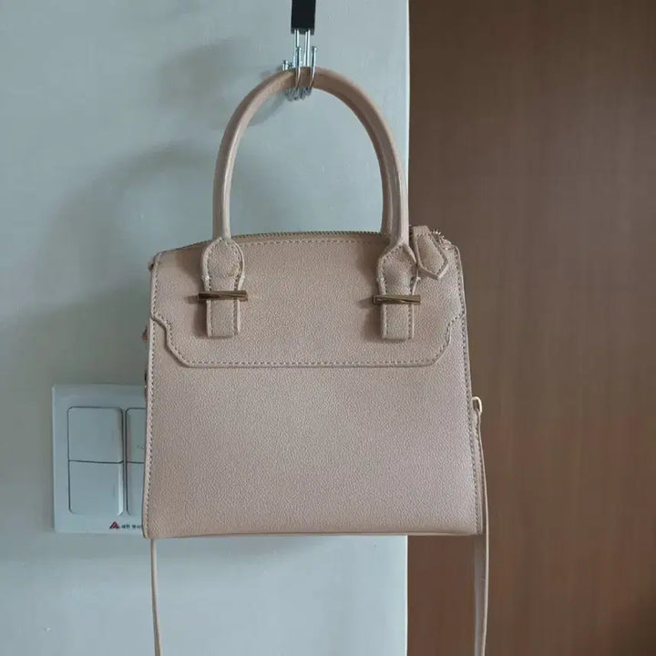 [BUNJANG] Charles &amp; Keith Tote Bag &amp; Shoulder Bag / 미사용)찰스앤키스 토트백 &amp;숄더백