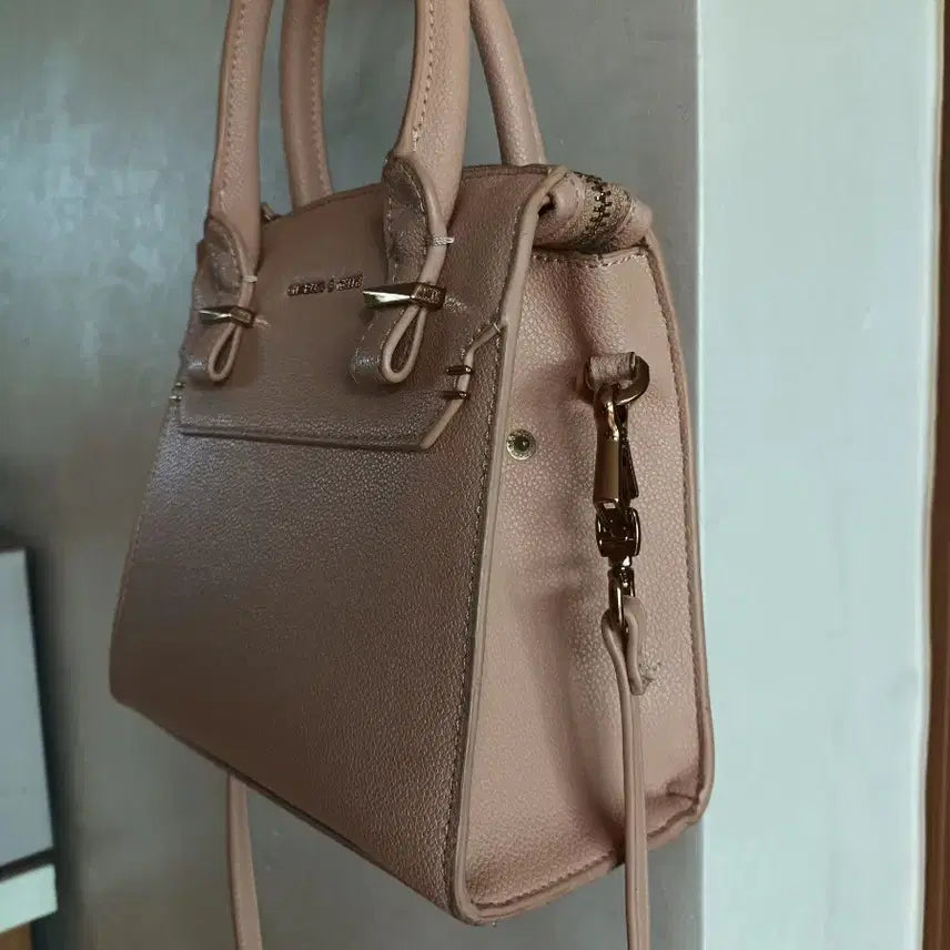 [BUNJANG] Charles &amp; Keith Tote Bag &amp; Shoulder Bag / 미사용)찰스앤키스 토트백 &amp;숄더백