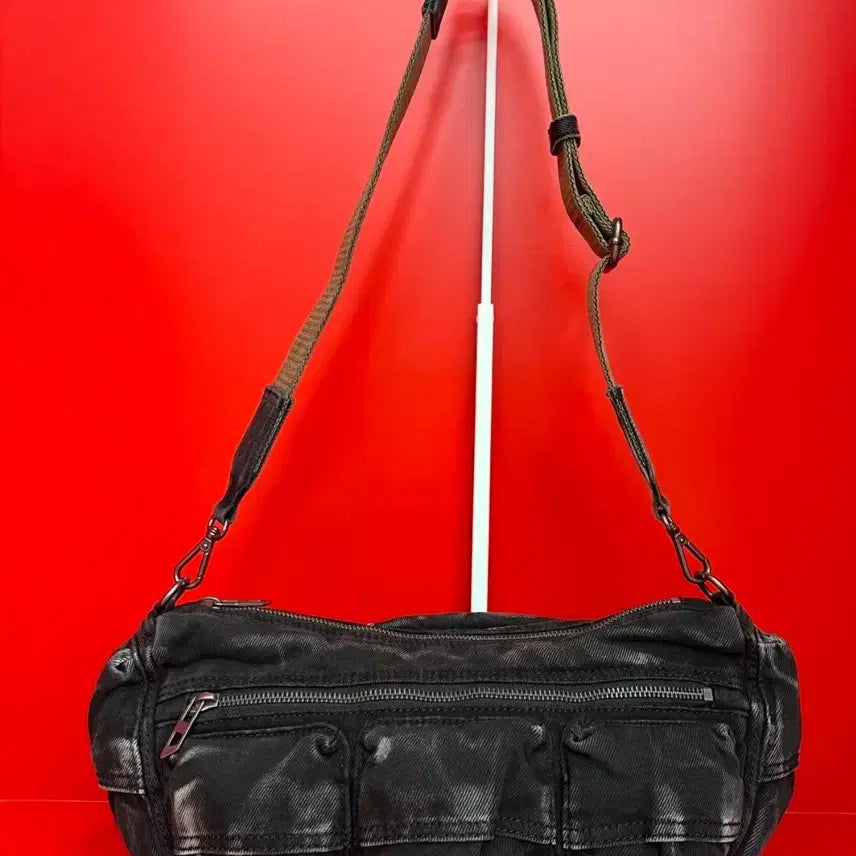 [BUNJANG] Diesel Multi-Pocket Crossbody Bag / 디젤 멀티포켓 크로스백