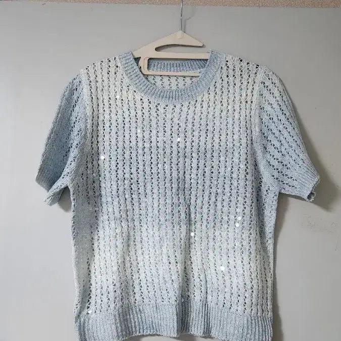 [BUNJANG] Short Sleeve Knit with Sequin Detail / 반팔 니트 스팽글 포인트 하늘색 화이트 새상품