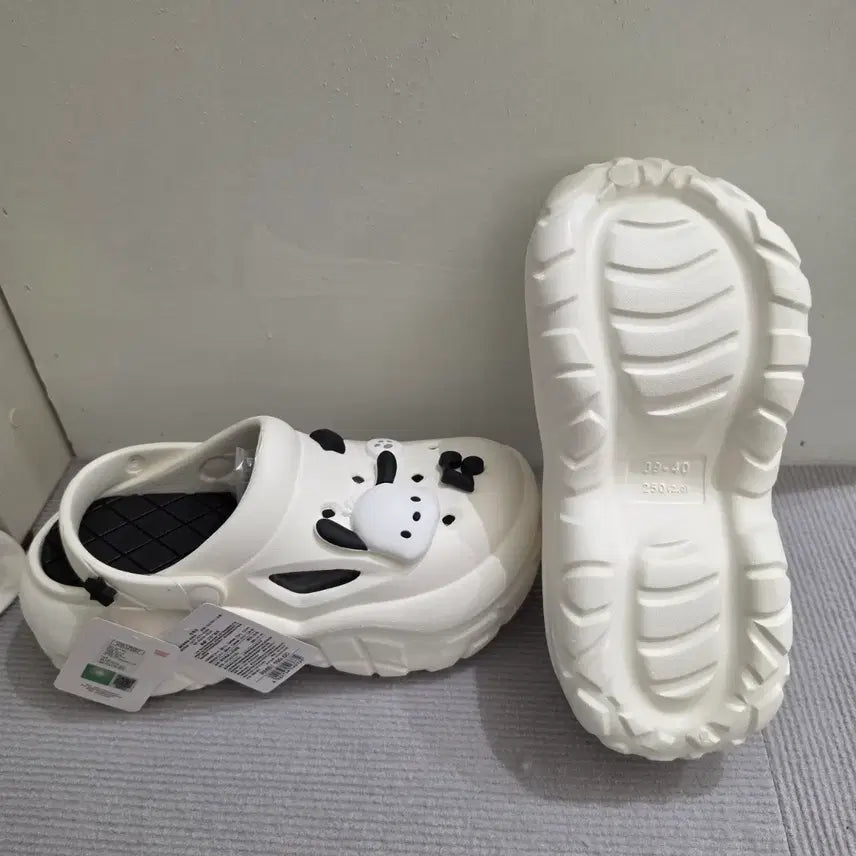 [BUNJANG] Sanrio Pochacco Crocs Shoes / 산리오 포챠코 크록스 신발