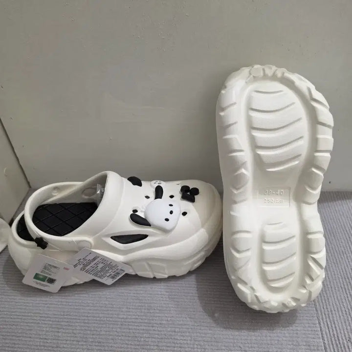 [BUNJANG] Sanrio Pochacco Crocs Shoes / 산리오 포챠코 크록스 신발