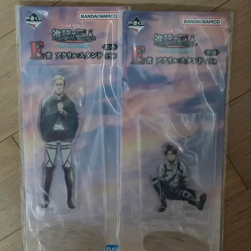 [BUNJANG] Attack on Titan Ichiban Kuji E Prize Acrylic Stand (Levi, Erwin) - Sealed / 미개봉 현물) 진격의거인 제일복권 e상 리바이, 엘빈 아크릴