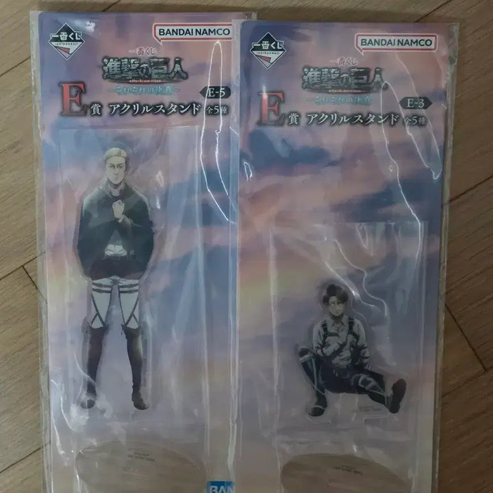 [BUNJANG] Attack on Titan Ichiban Kuji E Prize Acrylic Stand (Levi, Erwin) - Sealed / 미개봉 현물) 진격의거인 제일복권 e상 리바이, 엘빈 아크릴