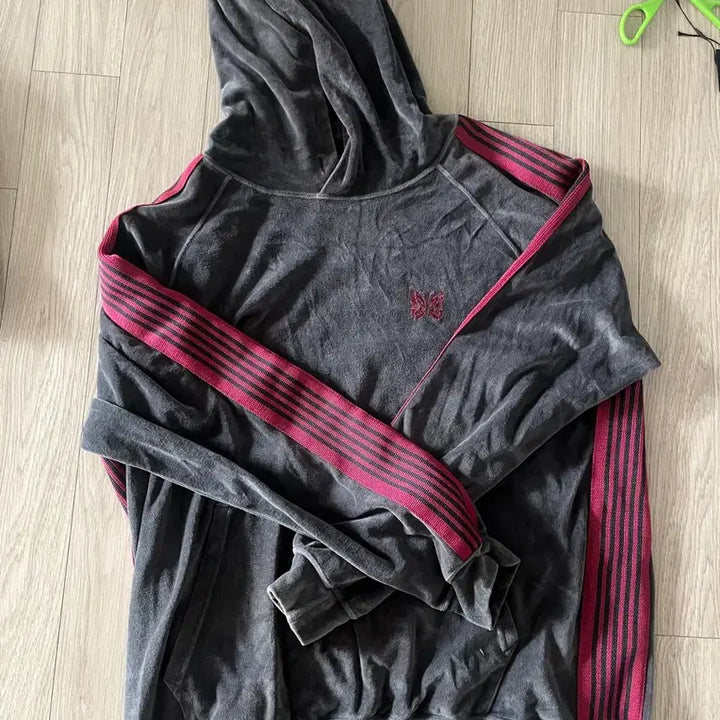 [BUNJANG] Needles Track Velour Hoodie M / 니들스 트랙 벨루어 후드티 m