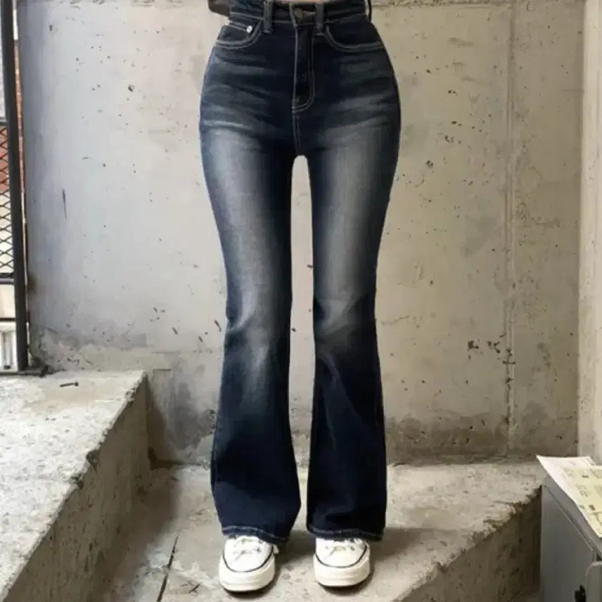 [BUNJANG] Hinique Rivet Bootcut Long Pants - Deep Blue L / 히니크(자체제작) 텐비 리벳 부츠컷 롱팬츠 - 진청 L