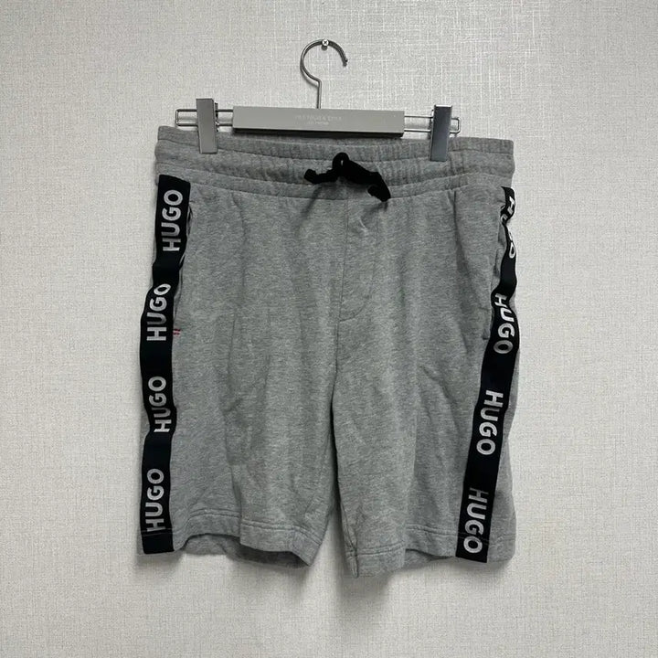 [BUNJANG] Hugo Grey Side Logo Line Shorts Size 32 / 사이즈 32) 휴고 그레이 반바지