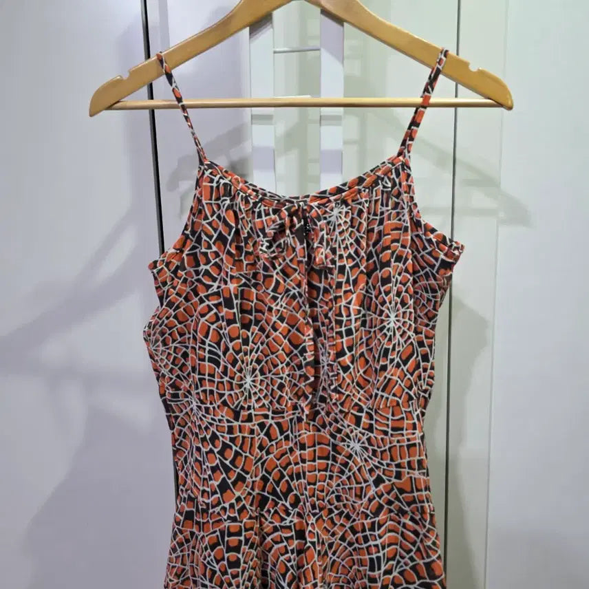[BUNJANG] Orange Pattern Spaghetti Strap Midi Dress / 오렌지 패턴 끈나시 원피스