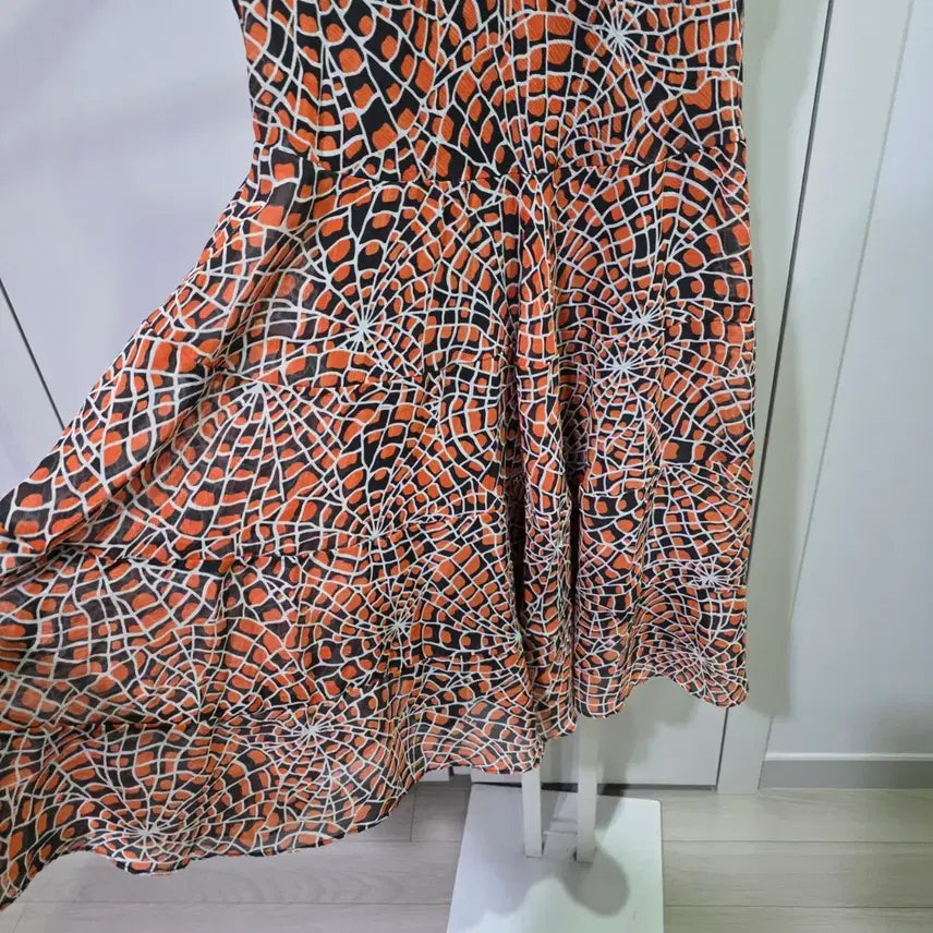 [BUNJANG] Orange Pattern Spaghetti Strap Midi Dress / 오렌지 패턴 끈나시 원피스