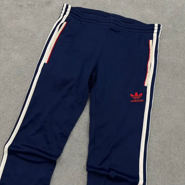 [BUNJANG] Adidas Navy Three Stripes Training Pants (Size 85) / 85 아디다스 네이비 삼선 트레이닝 팬츠