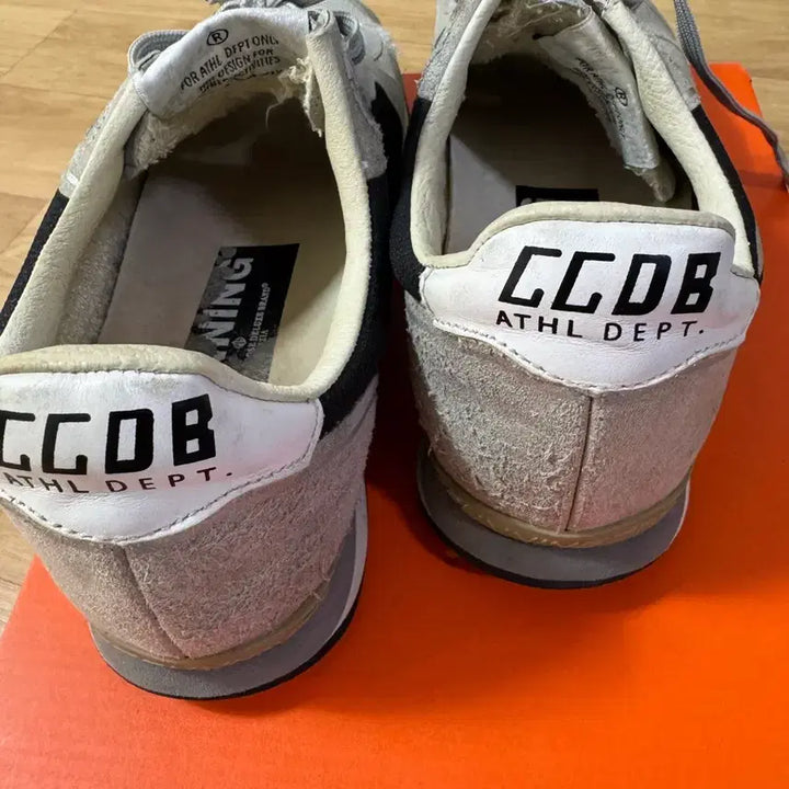 [BUNJANG] Golden Goose Running Sole Vintage Sneakers / [빈티지] 골든구스 러닝솔 그레이 스니커즈