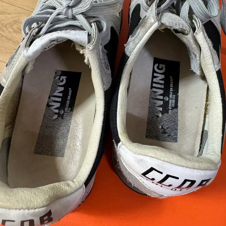 [BUNJANG] Golden Goose Running Sole Vintage Sneakers / [빈티지] 골든구스 러닝솔 그레이 스니커즈