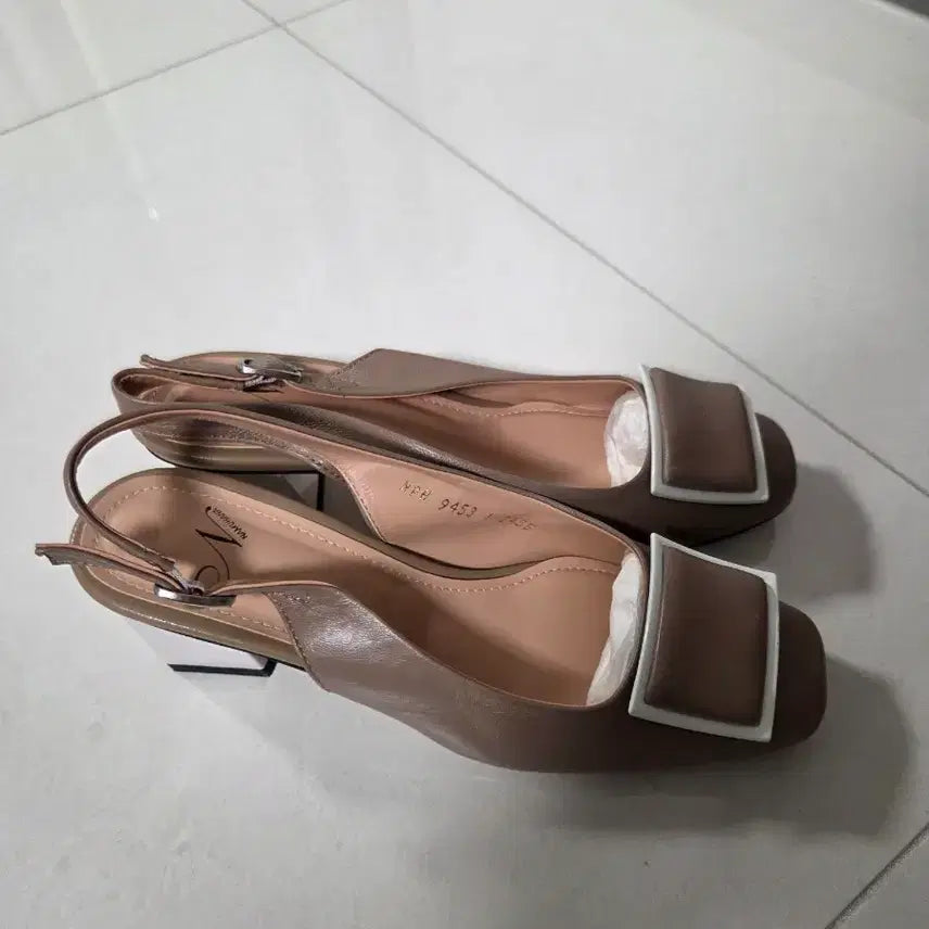 [BUNJANG] Namu Hana Slingback Pumps Beige Size 245 / 나무하나 슬링백 펌프스 베이지 245