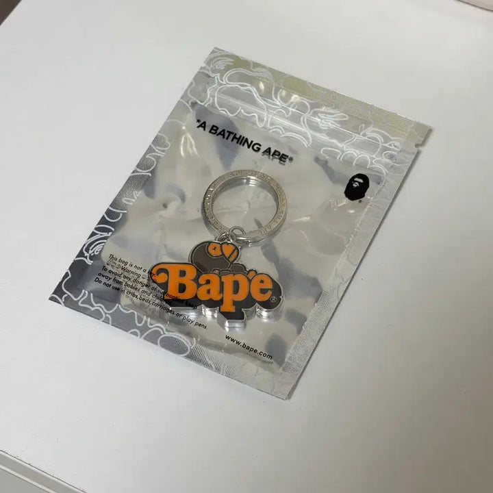 [BUNJANG] BAPE Milo On BAPE Metal Keychain Multi / 정품 새상품 베이프 메탈 키링