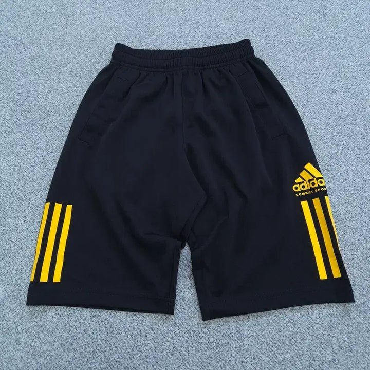 [BUNJANG] Adidas Kids Shorts Size 70 (130) / 70 (130) 아디다스 반바지 키즈 | B
