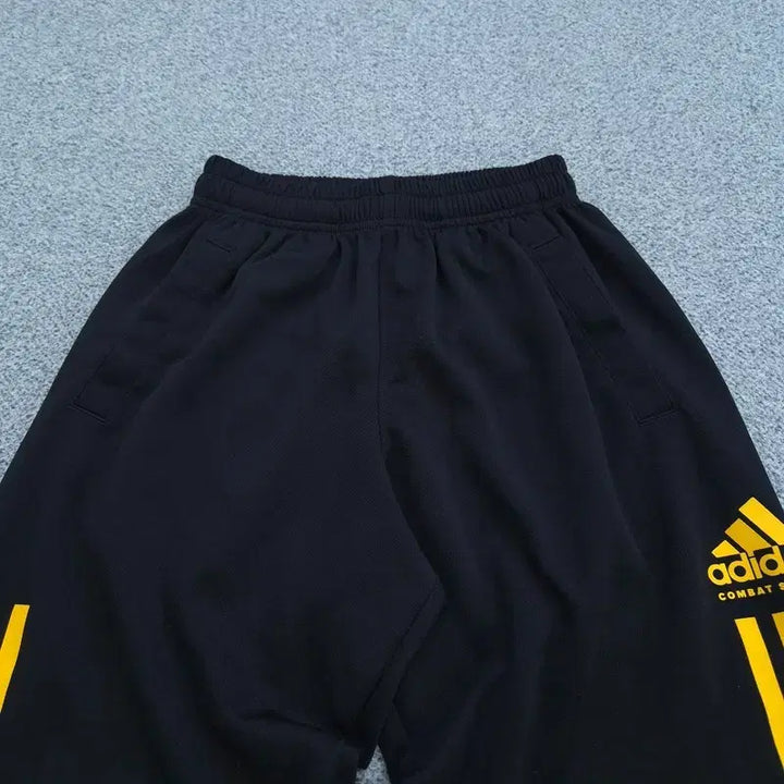 [BUNJANG] Adidas Kids Shorts Size 70 (130) / 70 (130) 아디다스 반바지 키즈 | B