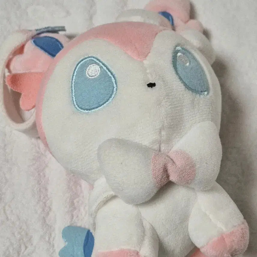 [BUNJANG] Pokemon Center 2017 Nymphia Plush Doll / 님피아 봉제인형 포켓몬돌스 2017판