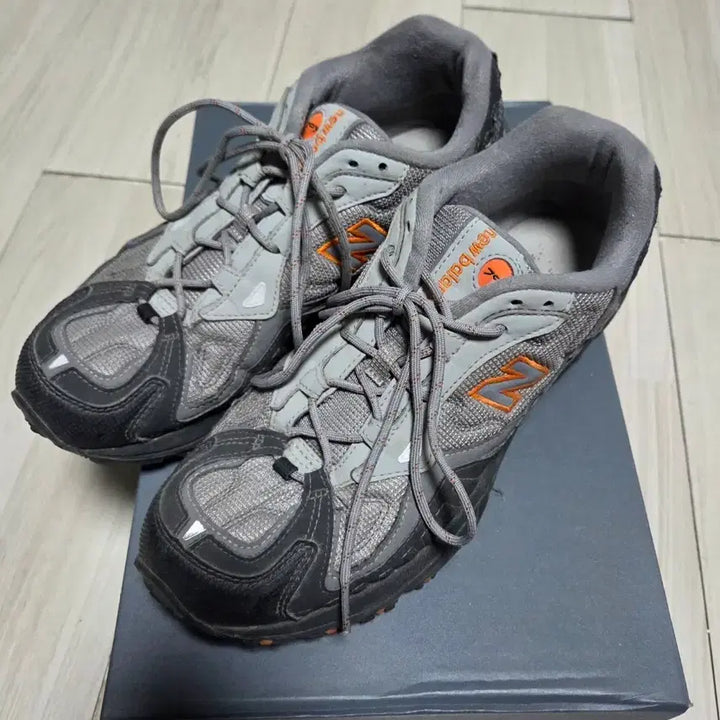 [BUNJANG] New Balance 703 Sneakers / 뉴발란스 703 280